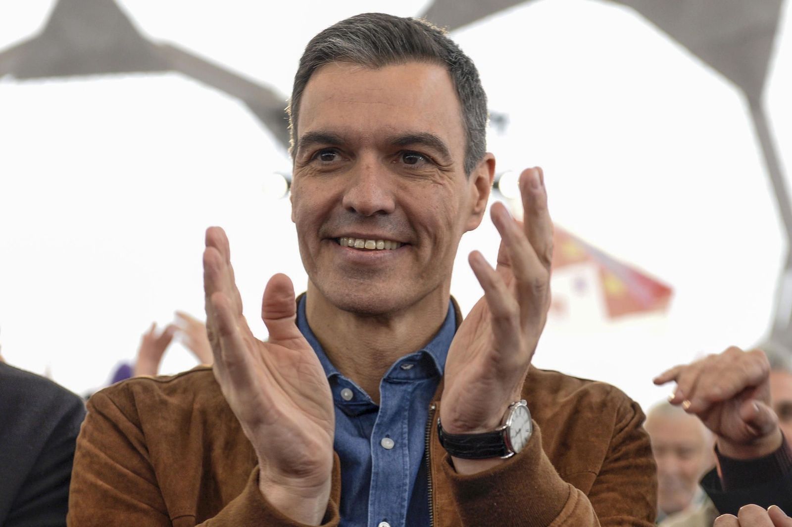 Sánchez dice que el PP y Vox harían en España lo que hacen en Castilla y León