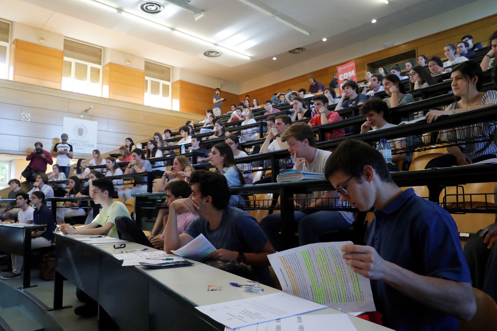 Las redes sociales, los cíborgs y la abstinencia tecnológica entran en la selectividad madrileña