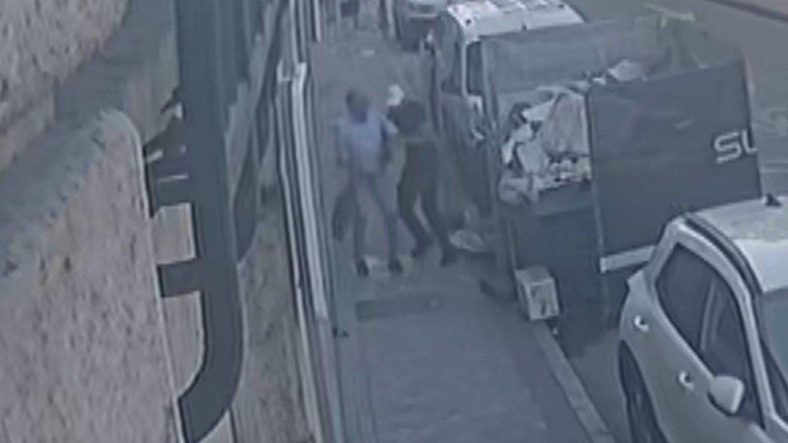 Detenidos dos hombres por robar de forma violenta a un anciano en el barrio de Salamanca