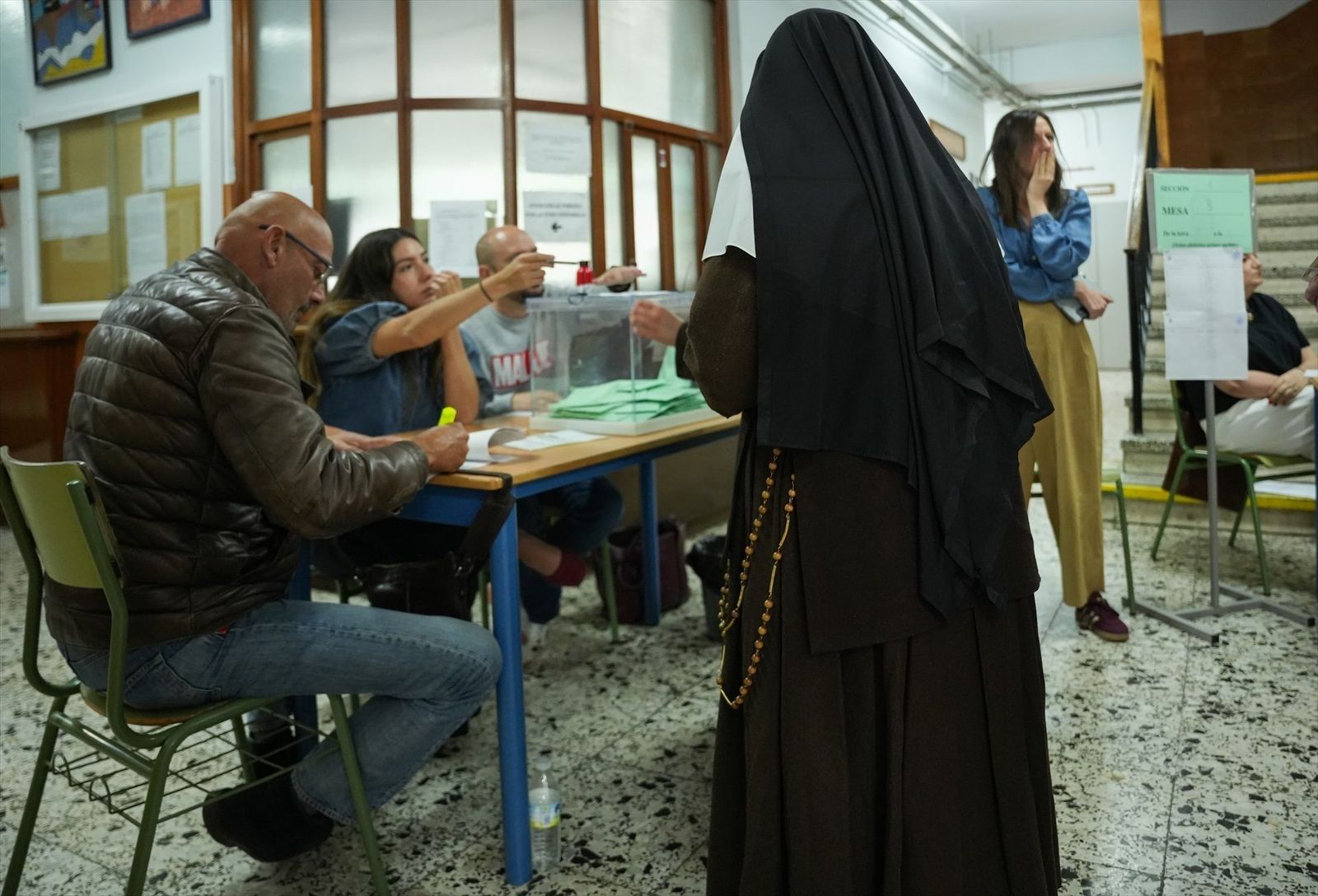 Los candidatos llaman a la participación en una jornada electoral sin incidencias