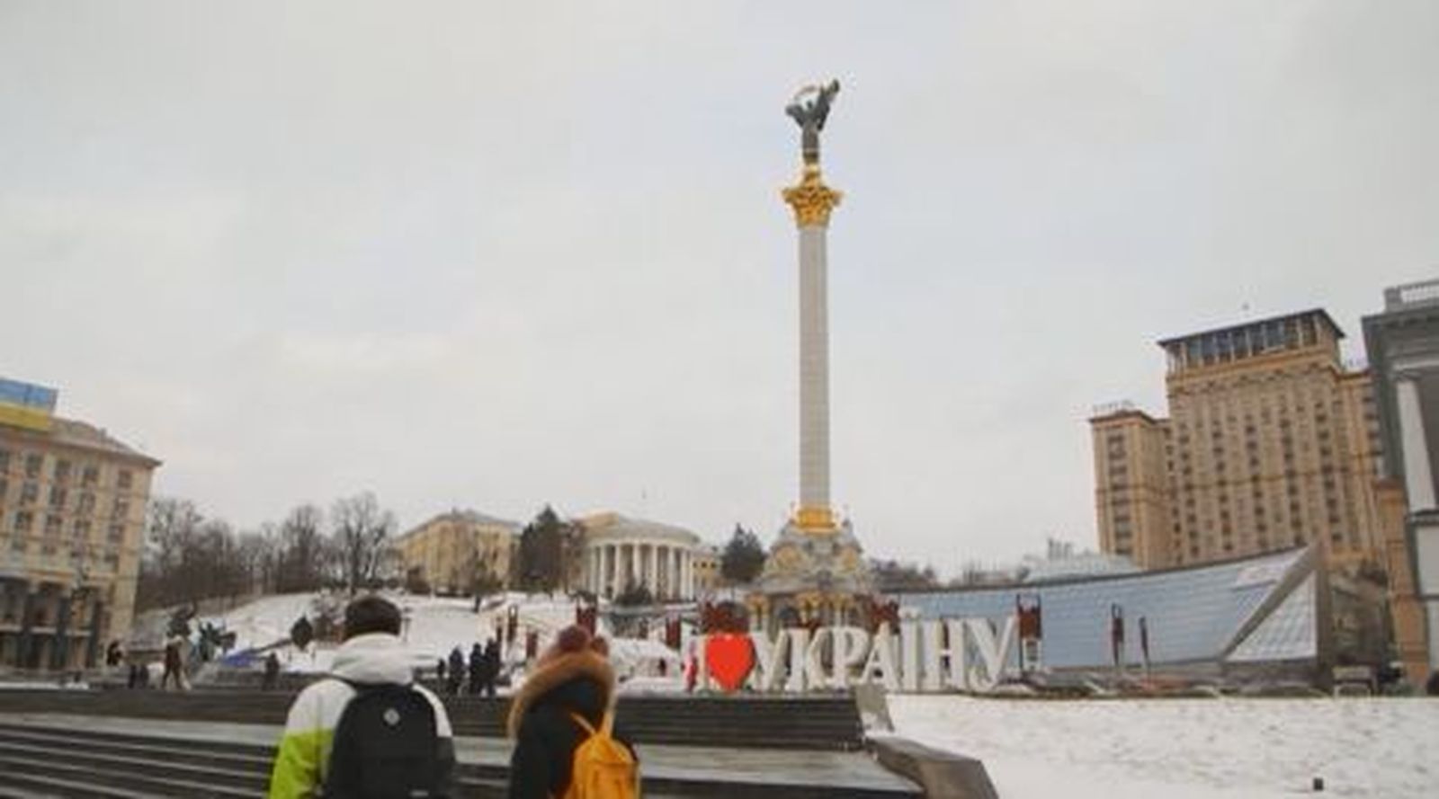 EEUU ordena la salida de las familias de sus diplomáticos en Kiev