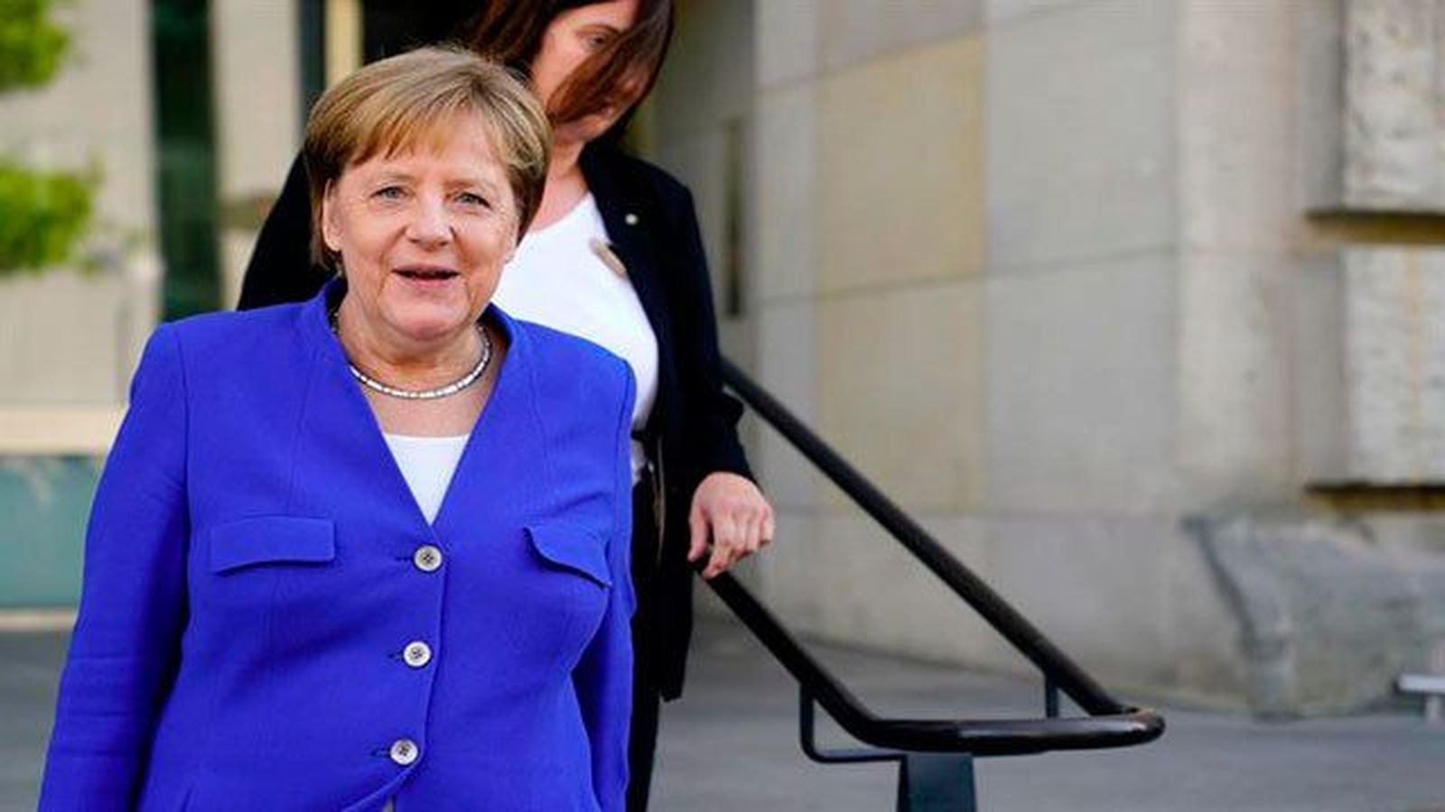 Merkel busca salida a la crisis de Gobierno en medio de tensiones