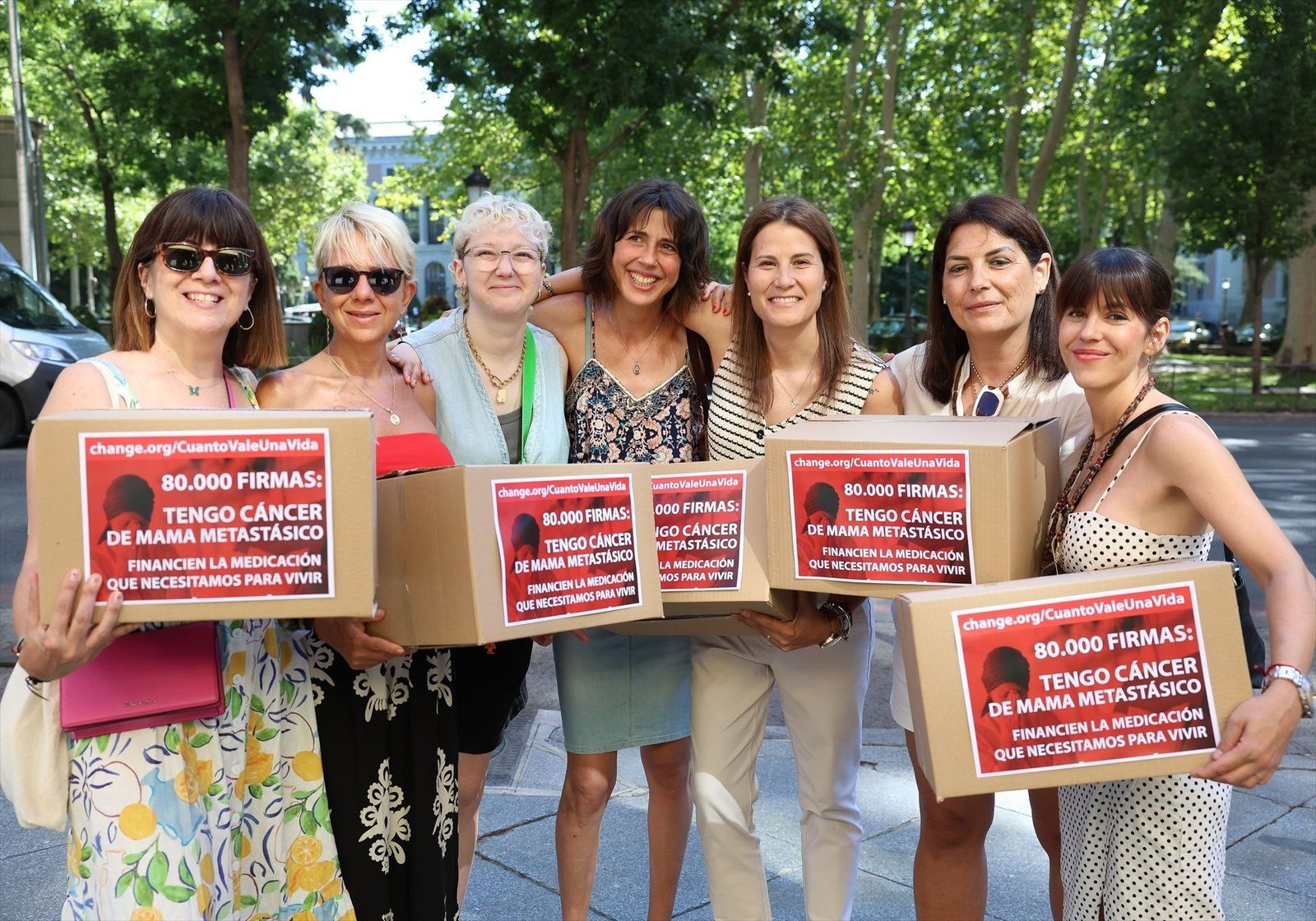 Mujeres con cáncer de mama piden a Sanidad que financie un fármaco de última generación