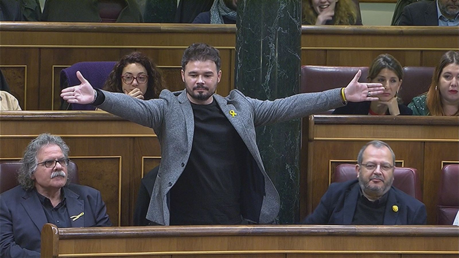 Rufián llama "indigno" a Borrell y el ministro le acusa de verter "estiércol"