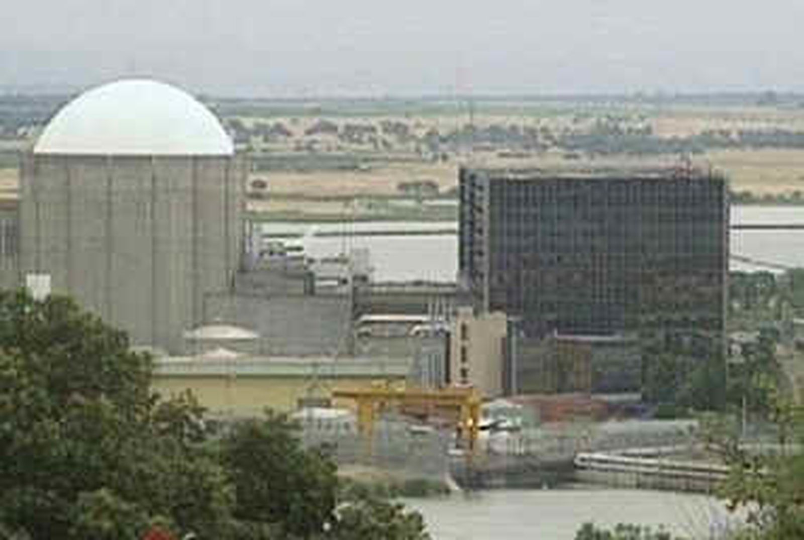 El Ayuntamiento de Almaraz activa "por error de megafonía" la alerta nuclear
