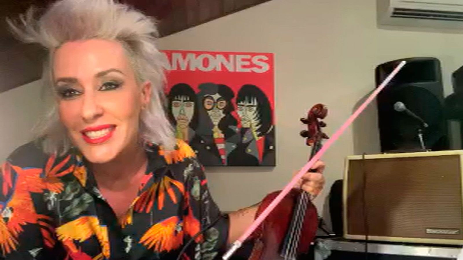 Judith Mateo, la primera violinista rockera de España