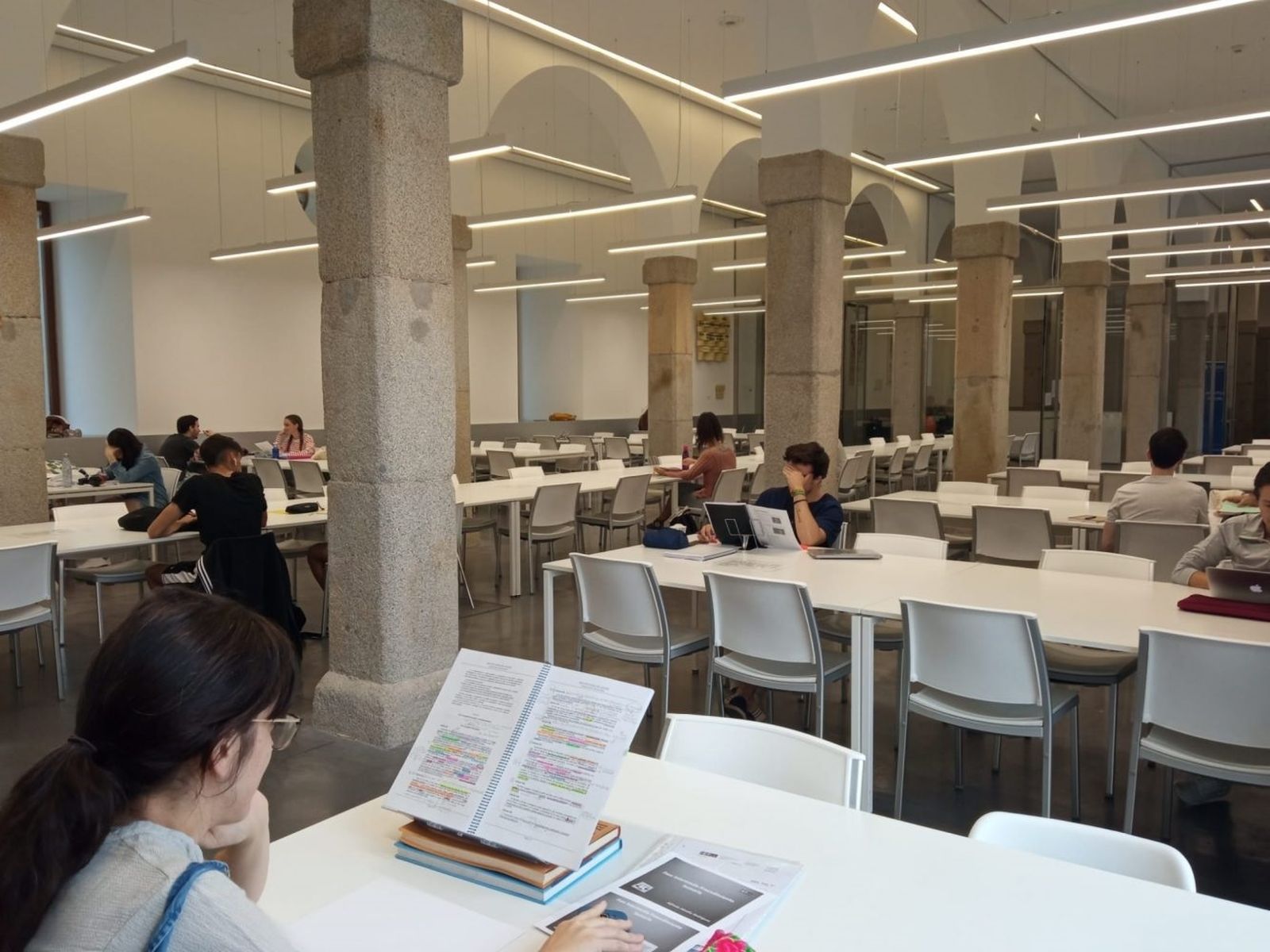 Las bibliotecas municipales de Madrid cerrarán a las 21,30 horas entre semana