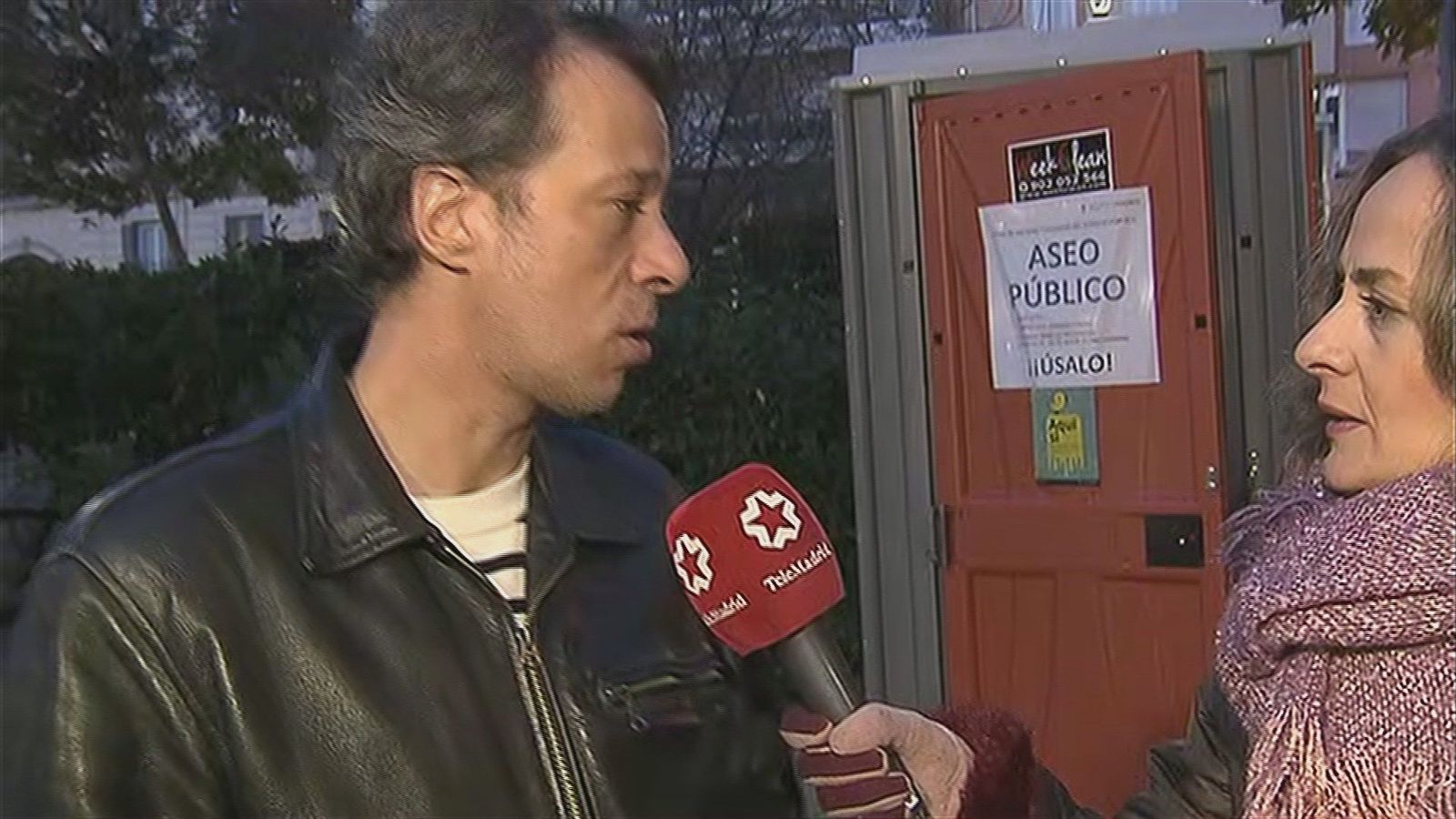 Vecinos y comerciantes piden la retirada de los urinarios móviles de la plaza de Chueca