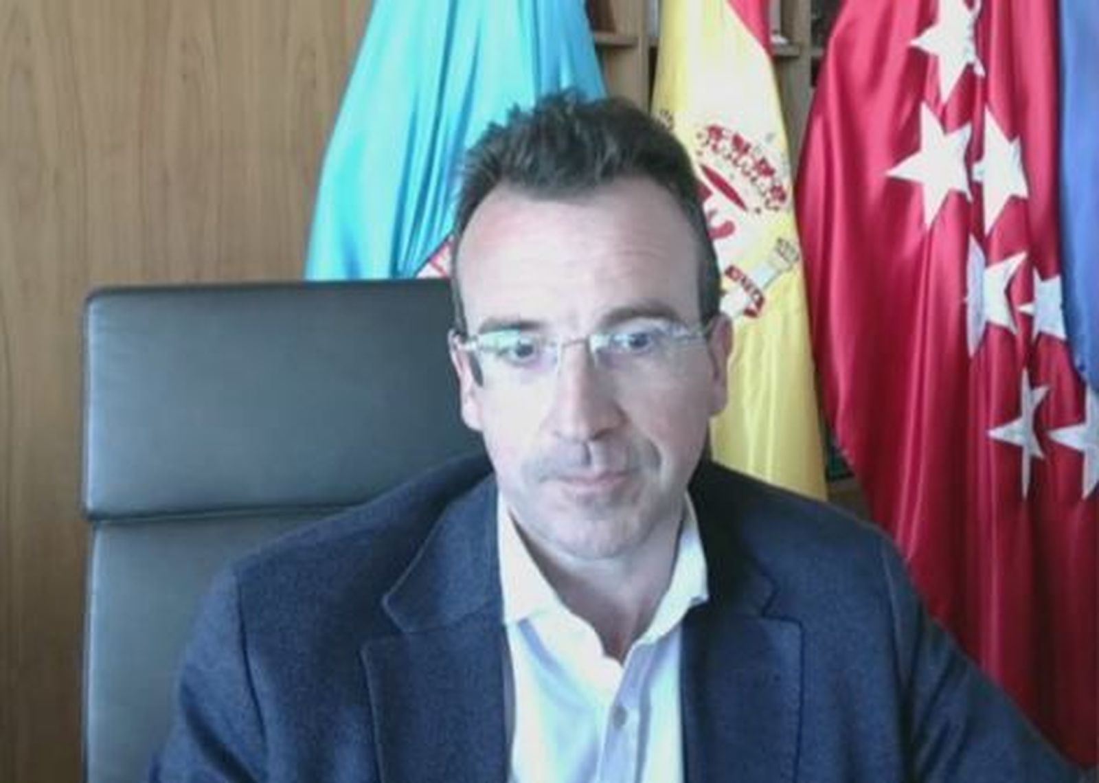 El alcalde de Leganés, Miguel Ángel Recuenco, critica al gobierno central por no dotar de recursos a los ayuntamientos para la regularización de inmigrantes