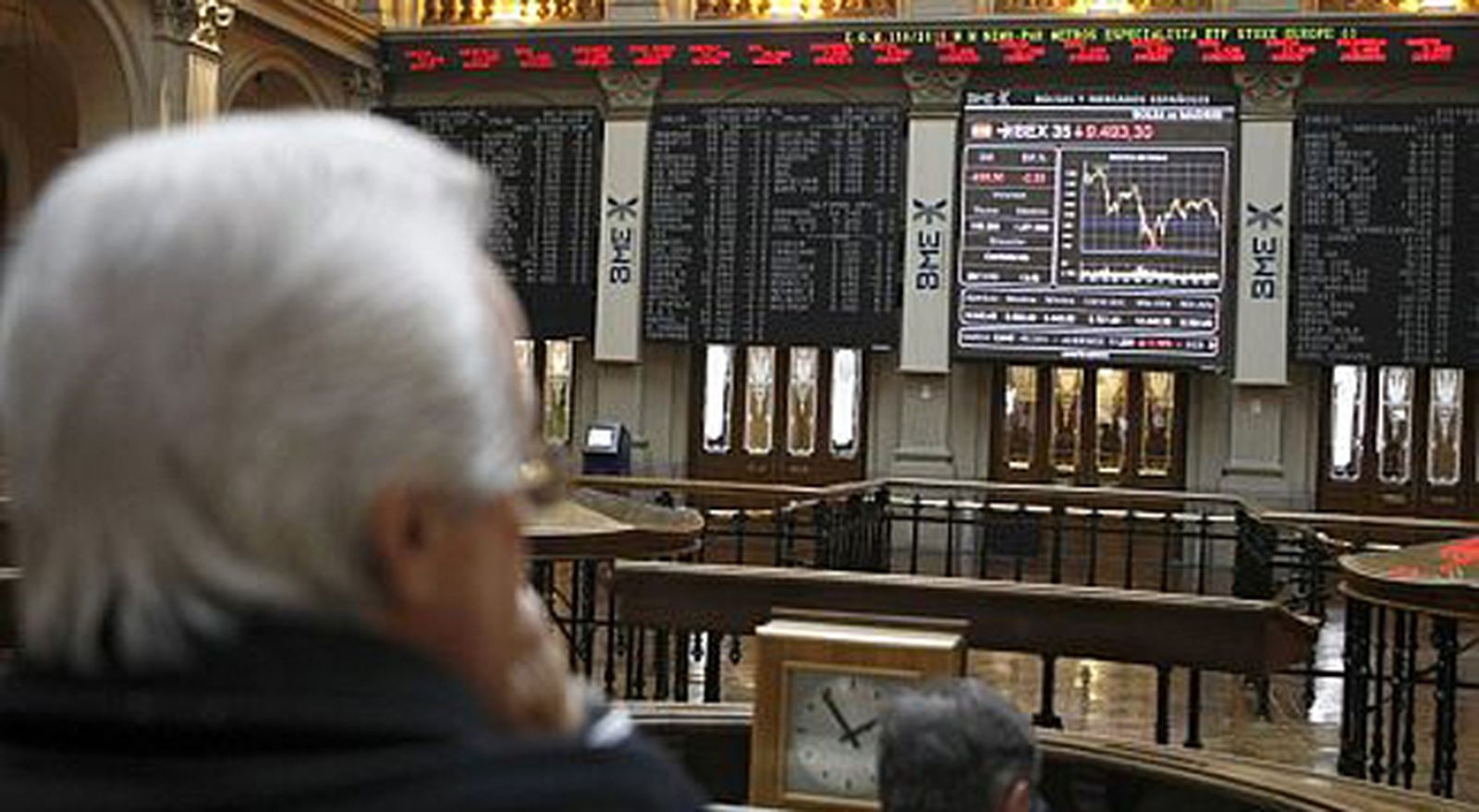 La Bolsa española pierde el 0,5 % y los 9.100 por las caídas de la banca