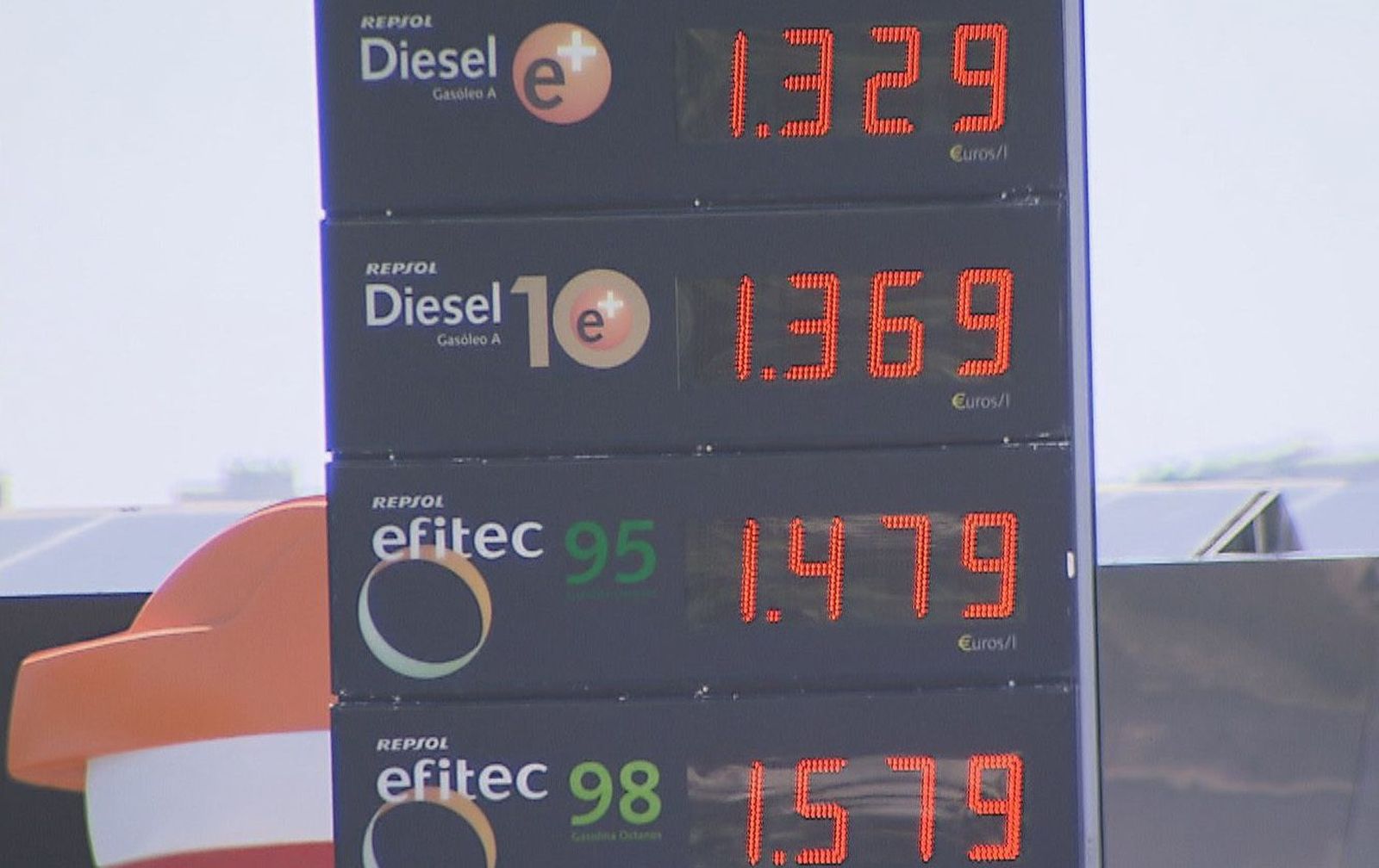 La gasolina se paga un 21% más cara en esta operación salida de agosto