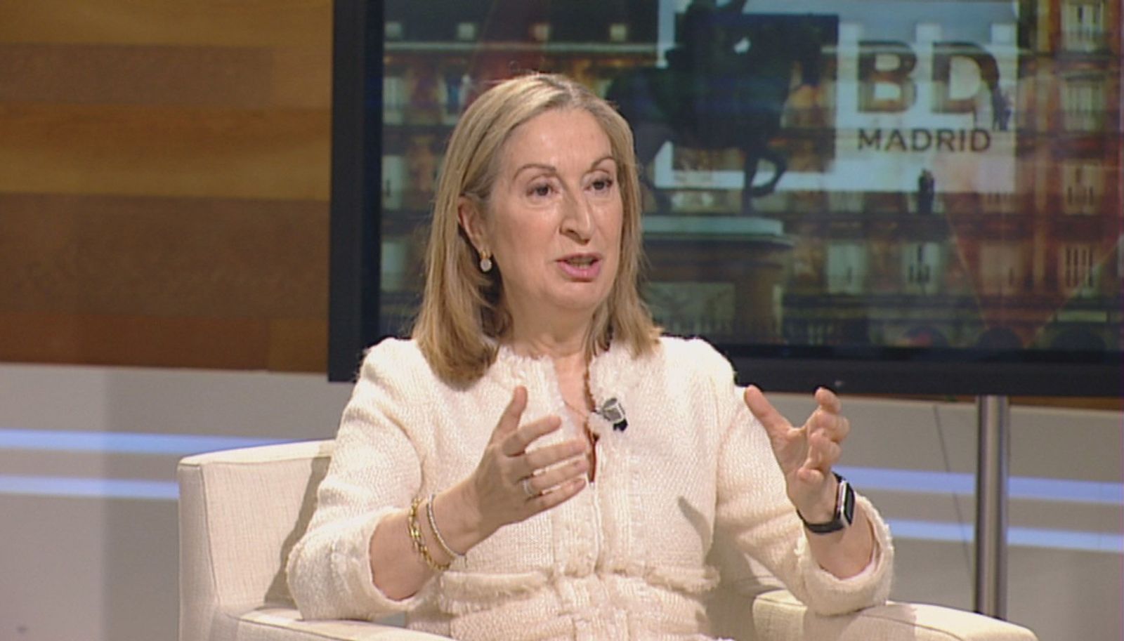 Ana Pastor: “Feijóo es lo mejor que le puede pasar, ya no al PP, sino a España”