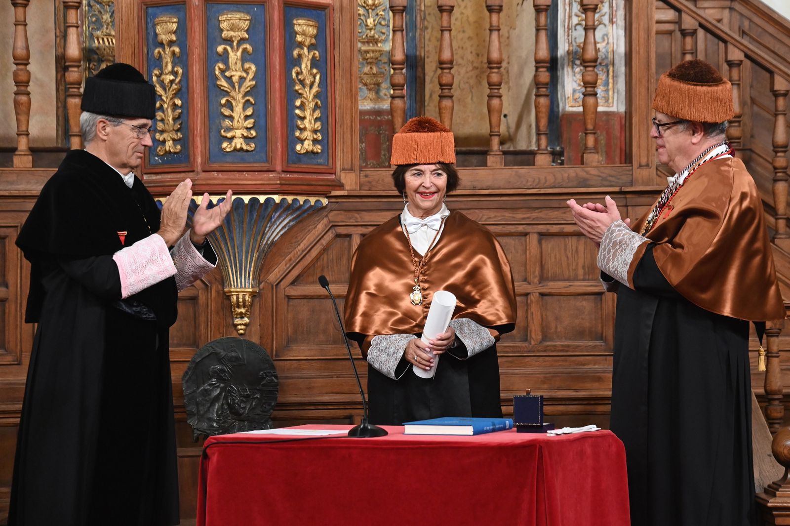 Acto en la Universidad de Alcalá con la nueva doctora honoris causa Araceli Pereda