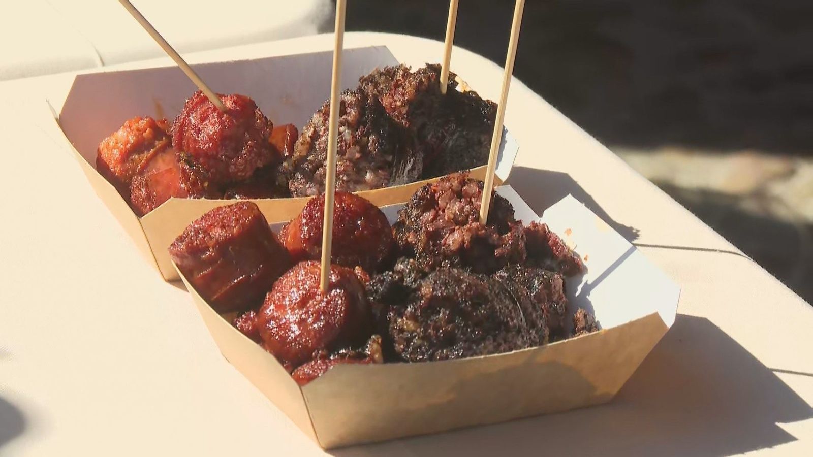 Croquetas de chorizo, pincho moruno, morcilla, migas...vuelve la fiesta de la matanza a Navalcarnero