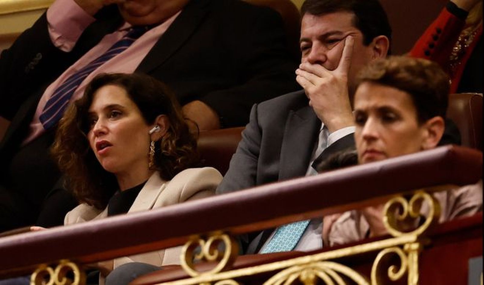 Ayuso se convierte en centro de las críticas de Sánchez durante su investidura