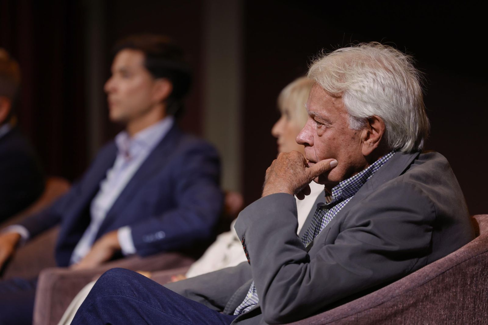 Felipe González en un acto en el Ateneo de Madrid