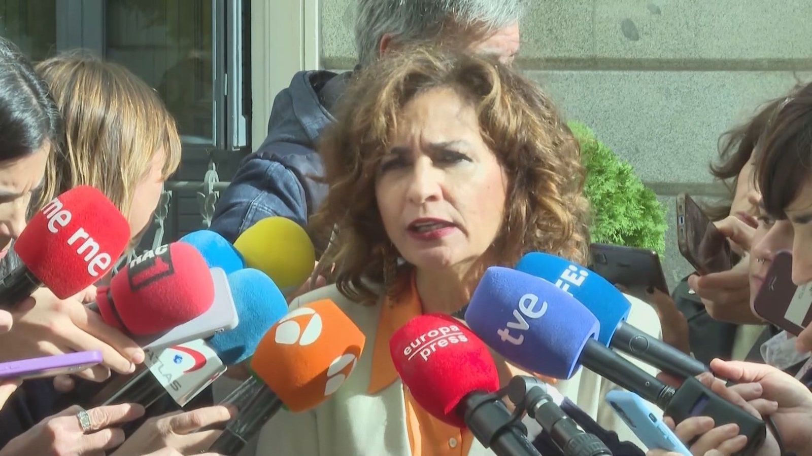 Montero rechazó la 'financiación singular' para Cataluña y la cesión del 100% del IRPF