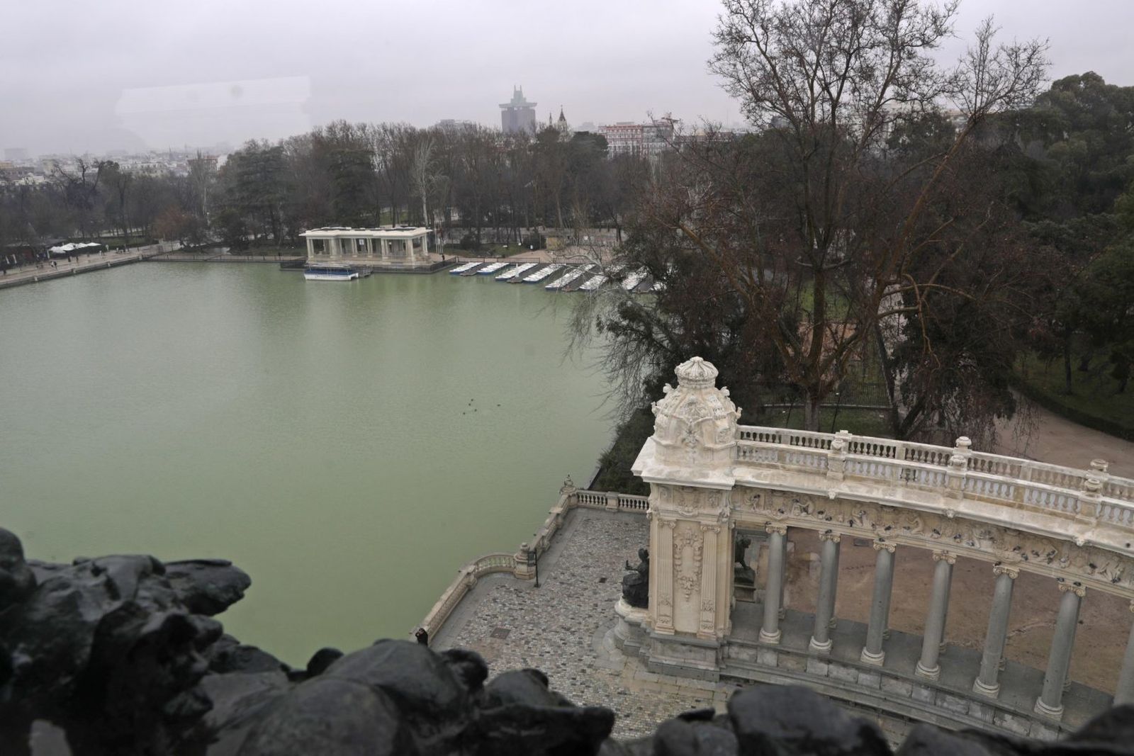 Vista desde lo alto del mirador de Alfonso XII en El Retiro