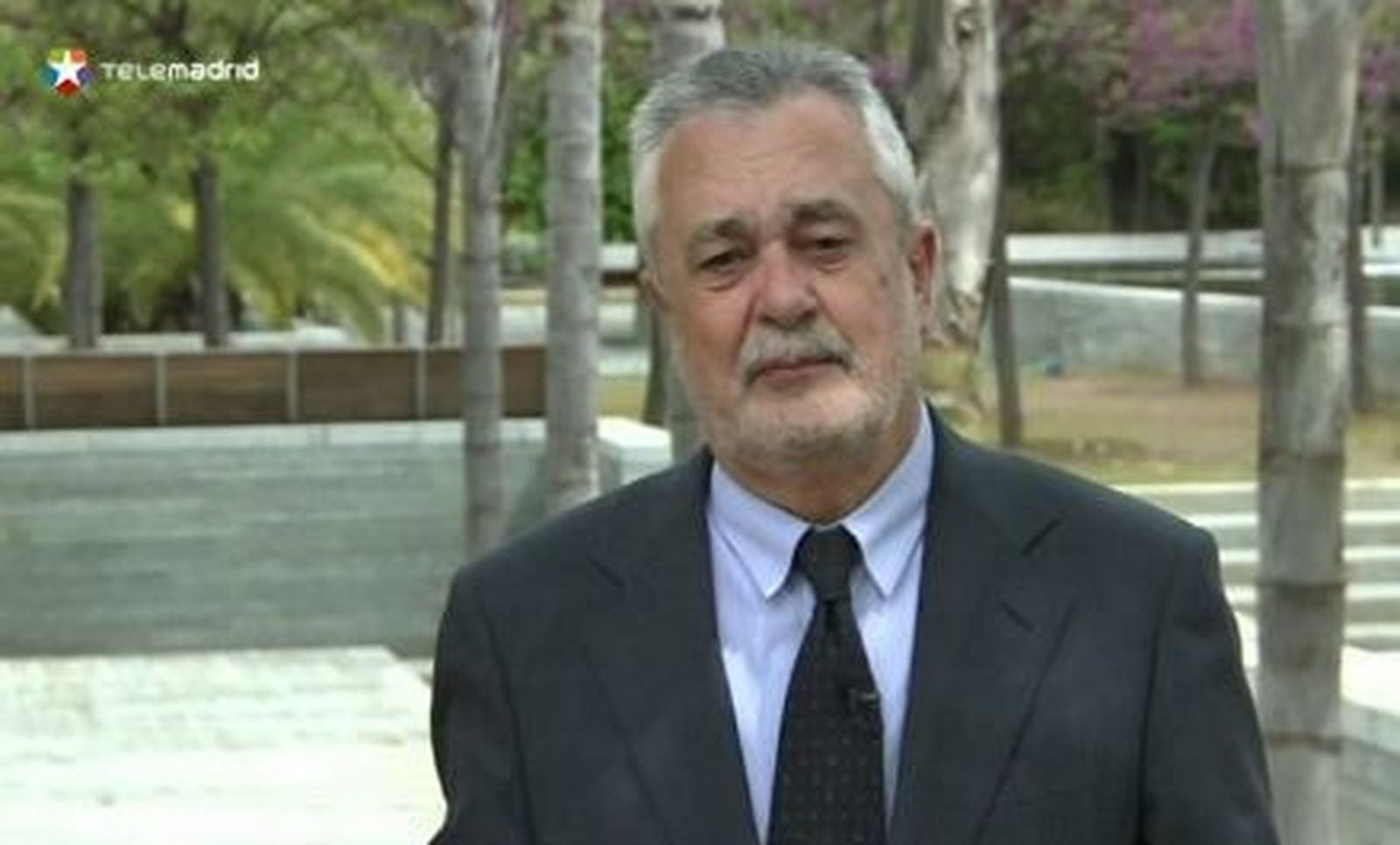 Una interventora de la Junta de Andalucía apunta Griñán en el caso de los ERE