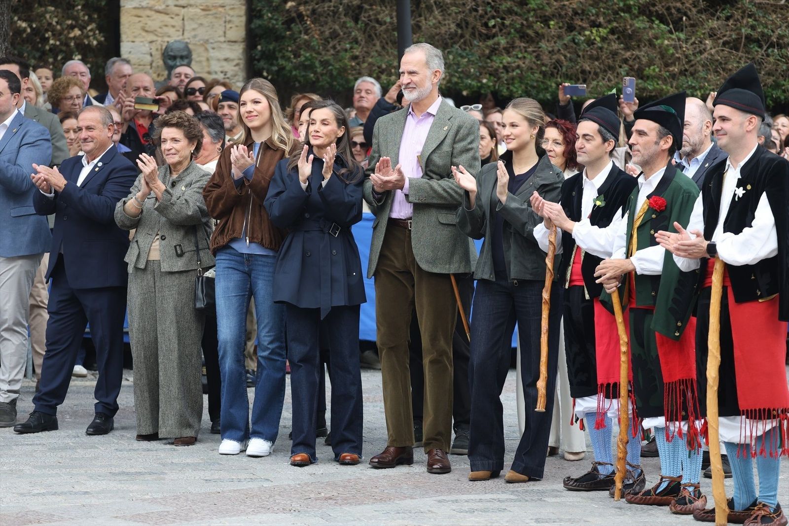 Leonor entrega el galardón 'Pueblo Ejemplar de Asturias' a la Cofradía de Pescadores Santa Ana de Llanes