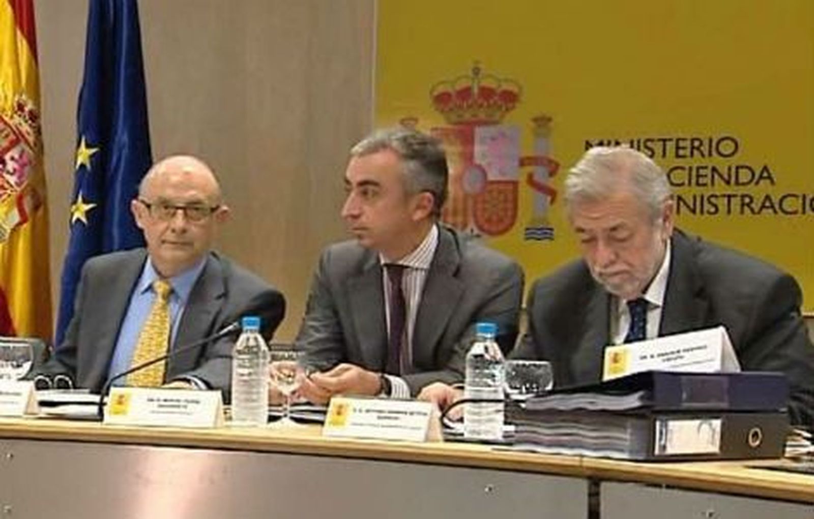 Hacienda no relajará el objetivo de déficit a las Comunidades autónomas en 2012