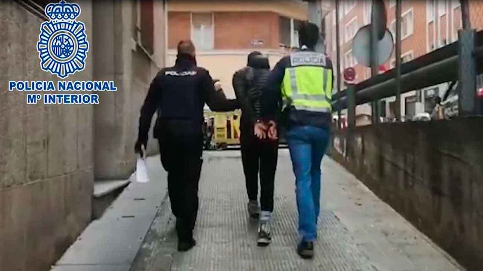 Detención de uno de los presuntos grafiteros de Metro
