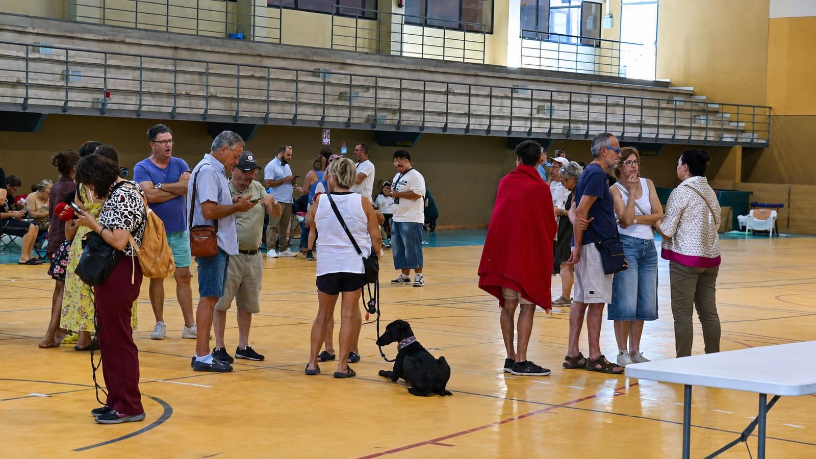 Incendio en Villa del Prado: "Las llamas daban miedo, salimos a toda velocidad", relatan los vecinos evacuados