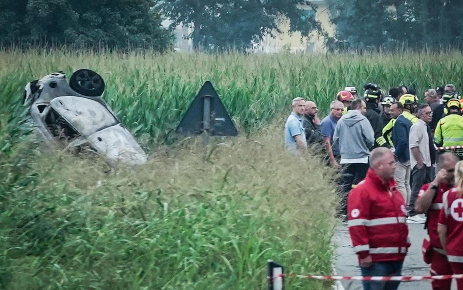 Muere una niña de 5 años al estrellarse en Turín un avión de la patrulla acrobática italiana