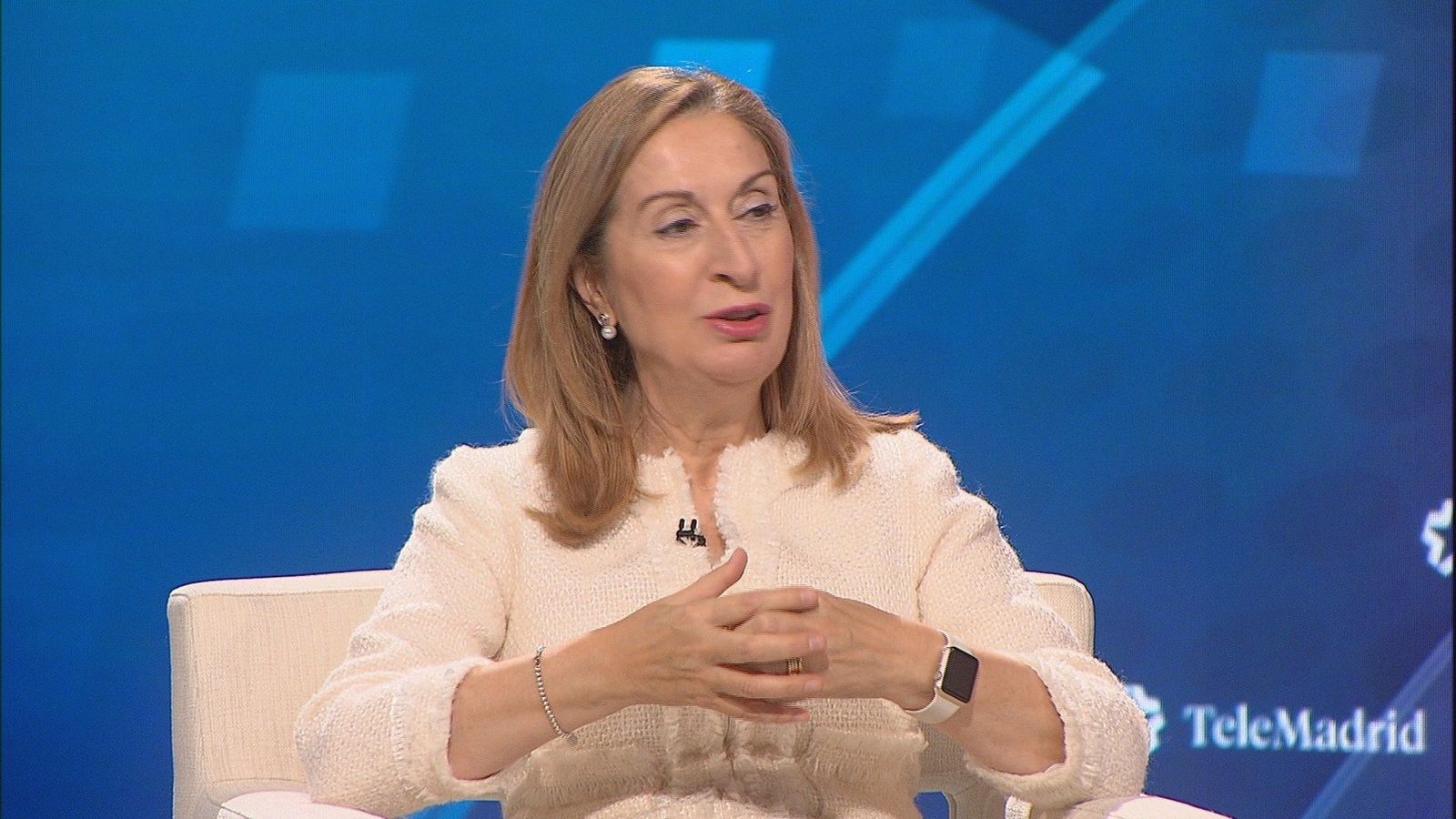 Ana Pastor: "Hay que hacer un requerimiento a Torra para que cumpla la ley"