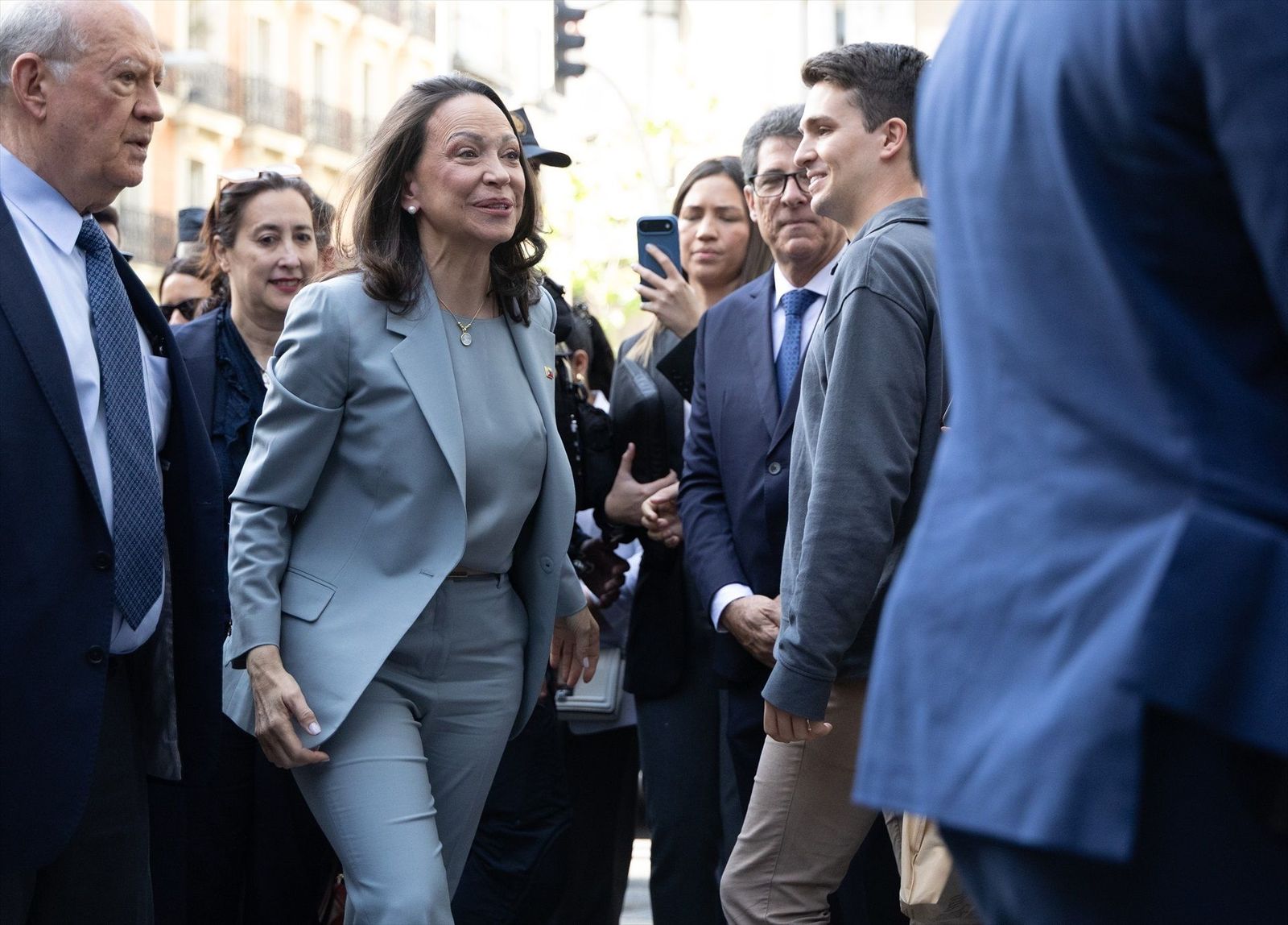 La Puerta del Sol se prepara para el multitudinario encuentro de María Corina Machado con miles de venezolanos