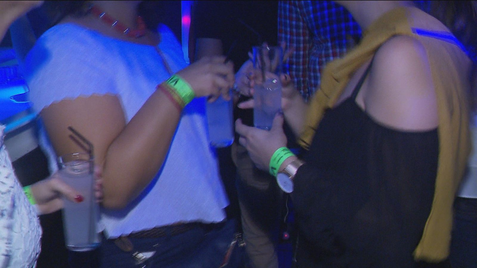 Las copas gratis para mujeres en discotecas y pubs siguen existiendo en Madrid