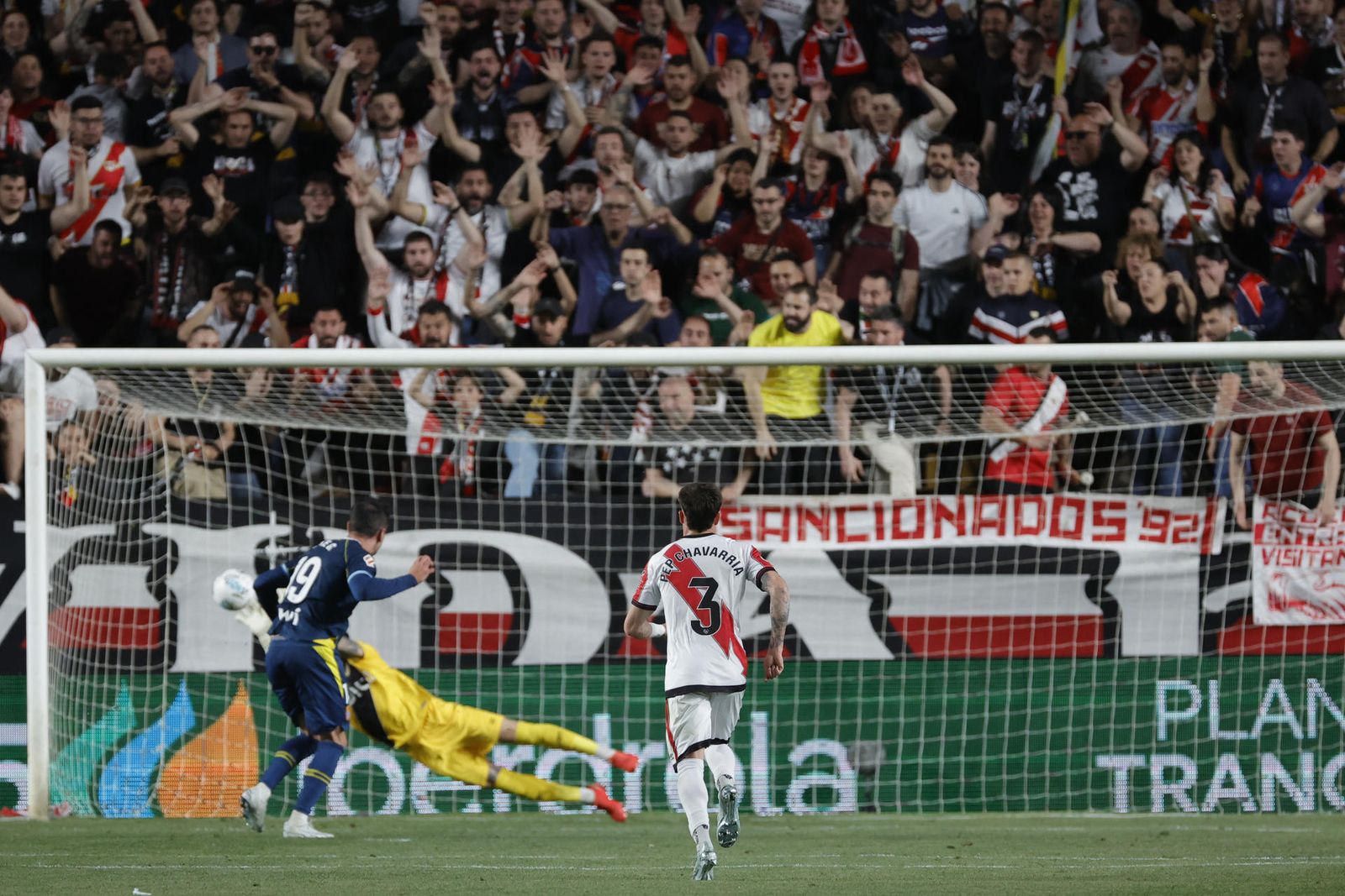 Cárdenas para el penalti