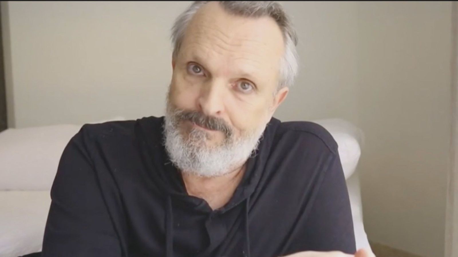 Miguel Bosé, personaje del año por sus polémicas intervenciones en la red