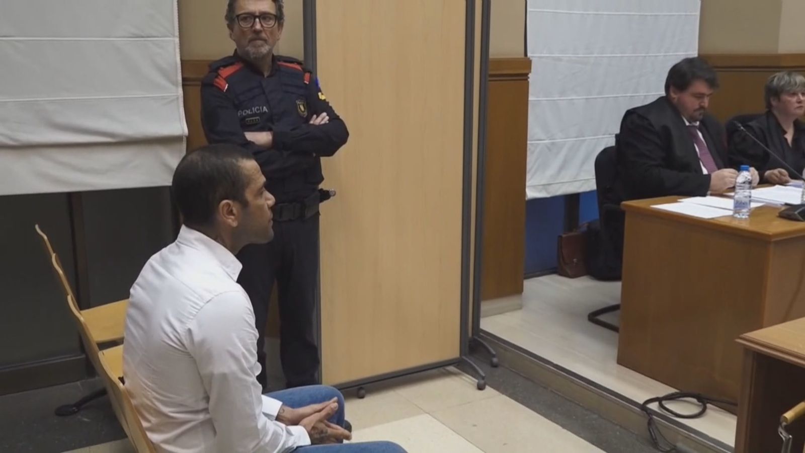 Dani Alves, absuelto del delito de violación a una joven