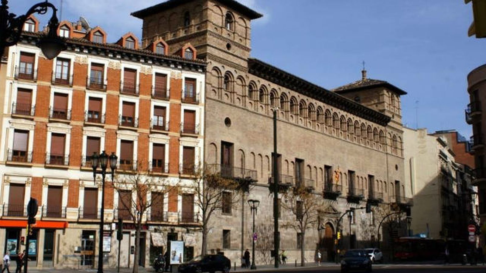 Acusado de pagar la cirugía estética de su novia con cargo a la cuenta bancaria de su exmujer