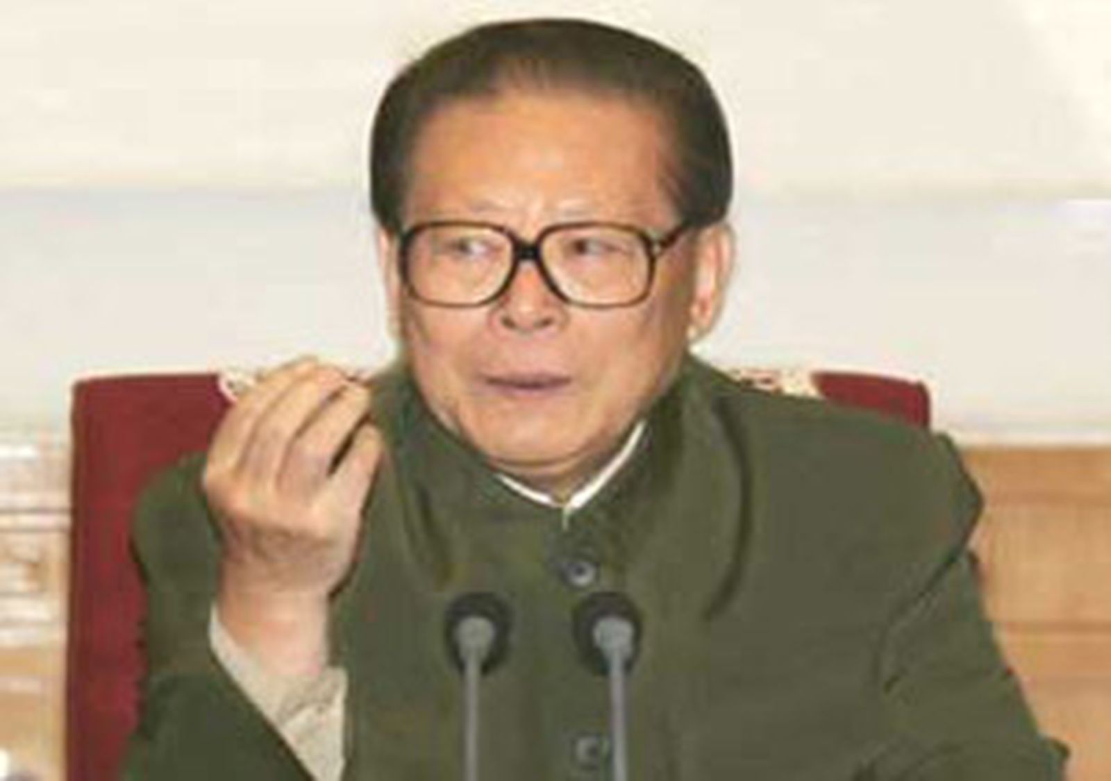 El ex presidente chino, Jiang Zemin, reaparece tras haber sido dado por muerto