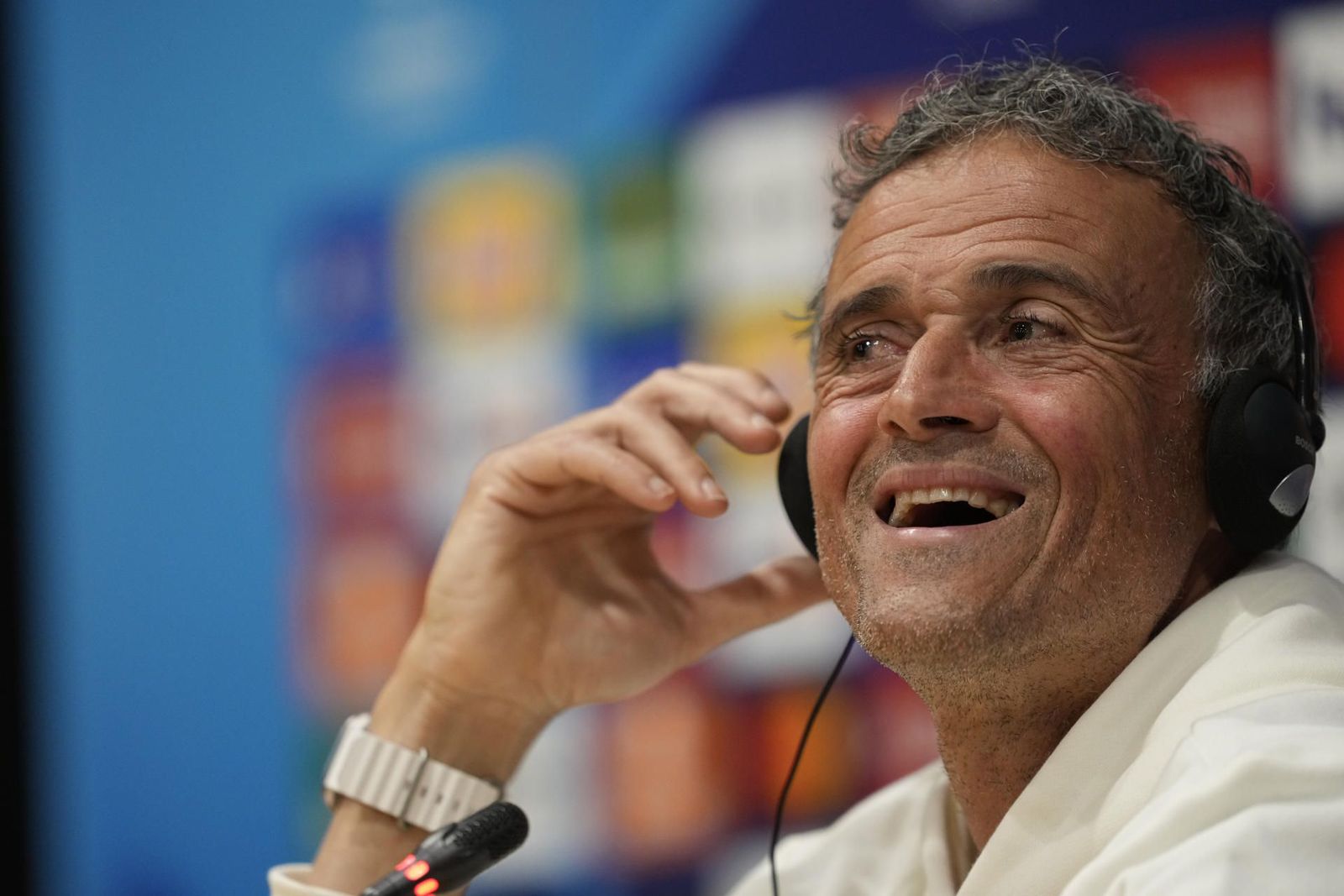 Luis Enrique bromea para negarse a responder sobre Mbappé