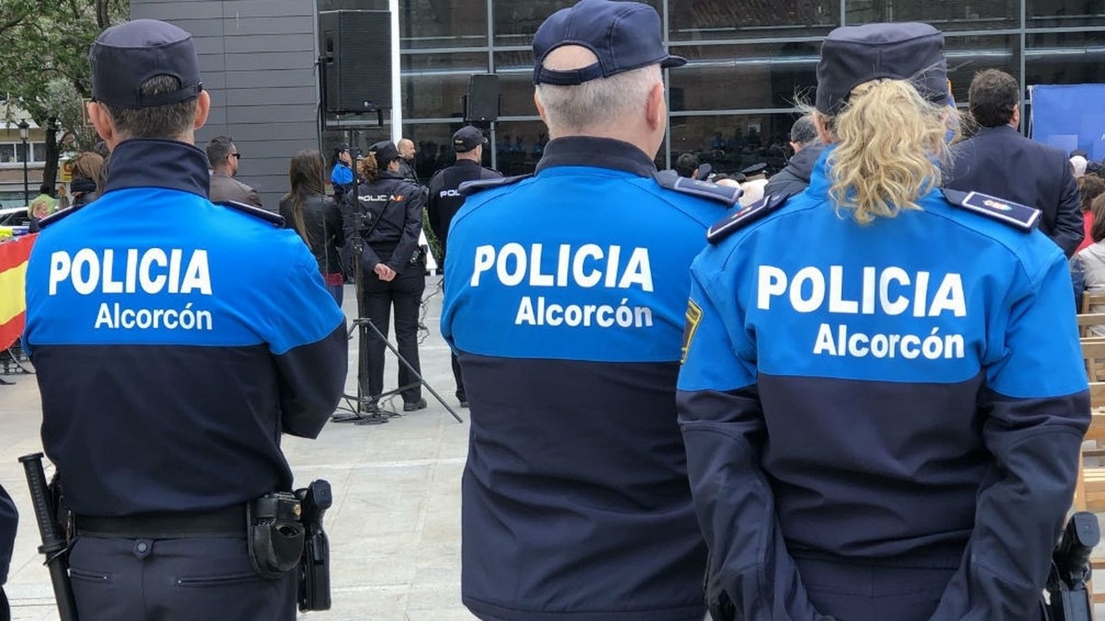 Rescatan a un bebé atrapado accidentalmente en el interior de un coche en Alcorcón