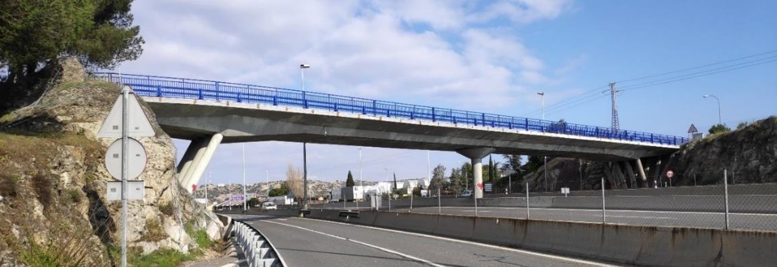 Estructura en la A-6 a su paso por Torrelodones