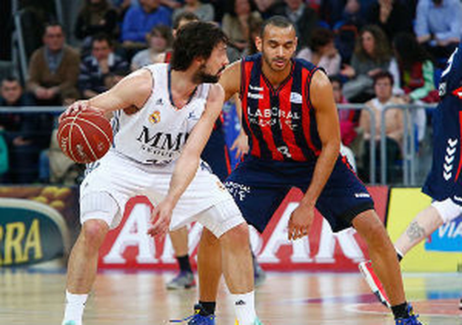 Sergio Lllull, ante el Laboral Kutxa