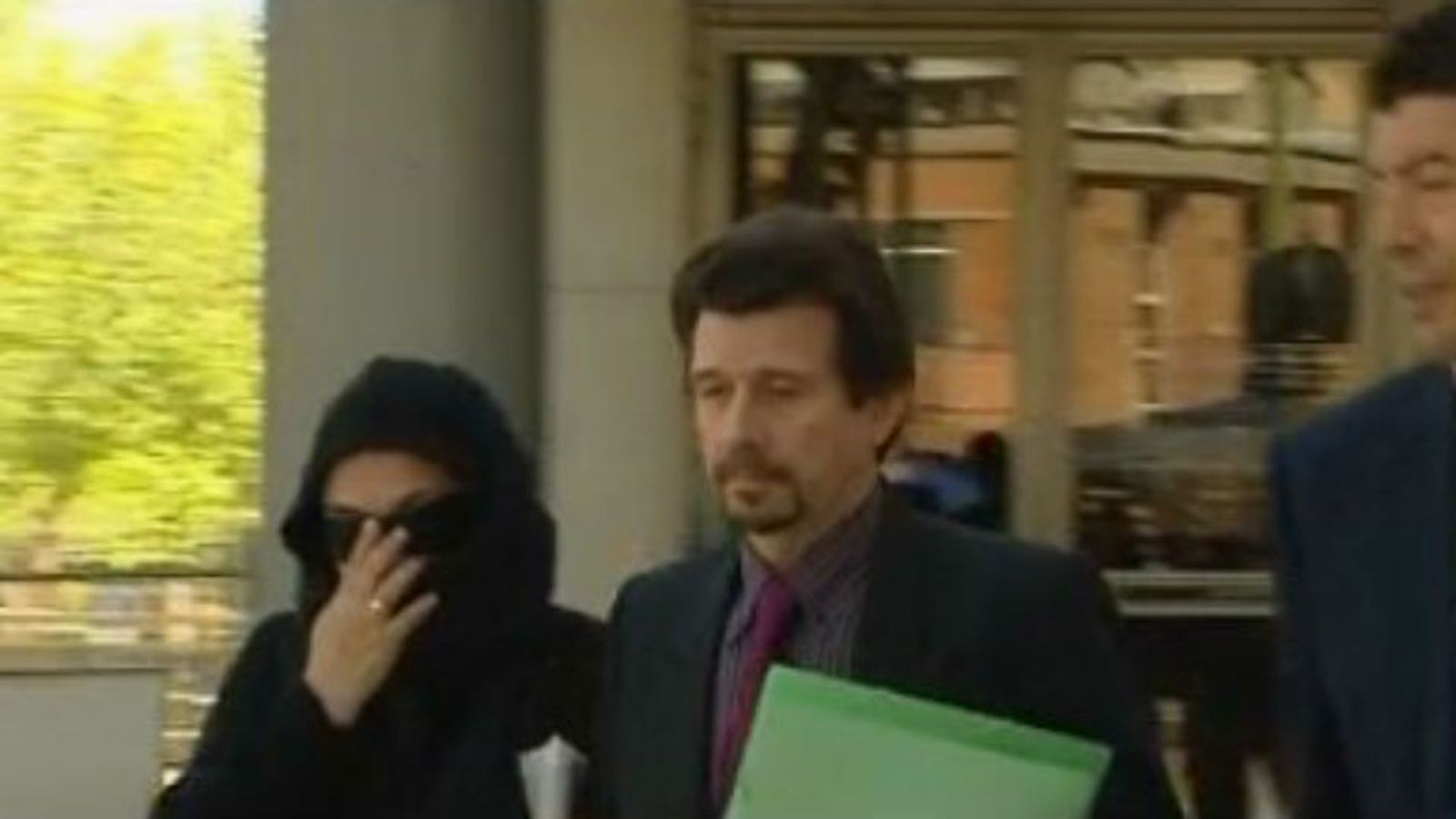 El exprofesor del Valdeluz atribuye su acusación "falsa" a que las víctimas tenían "demasiadas" hormonas adolescentes
