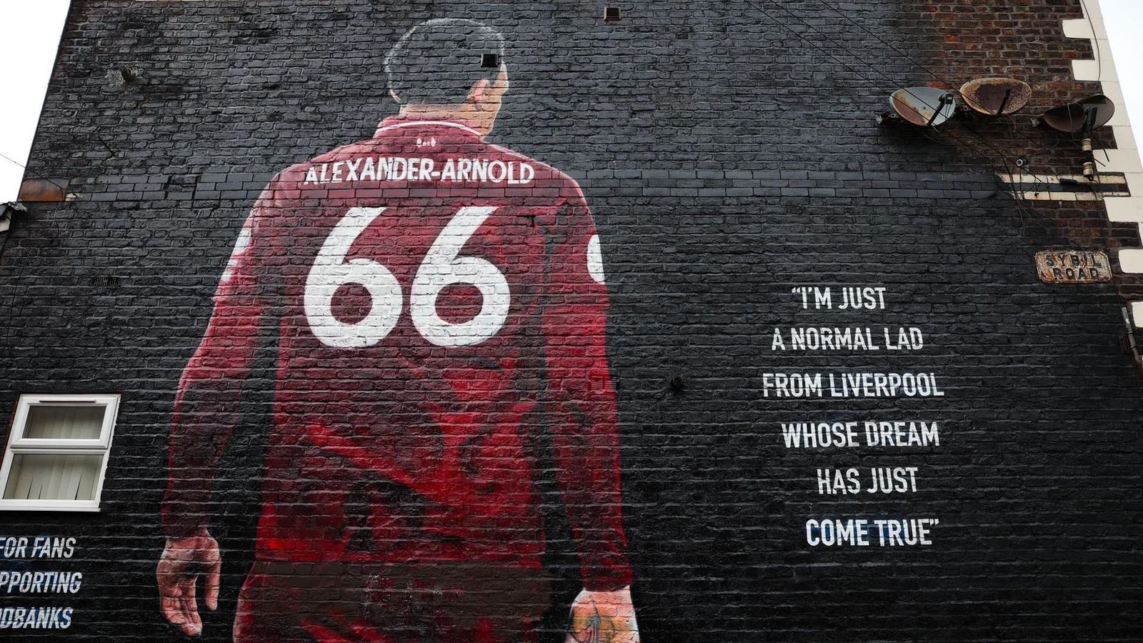 Vandalizan el mural de Alexander-Arnold en Anfield: "Adiós el rata"