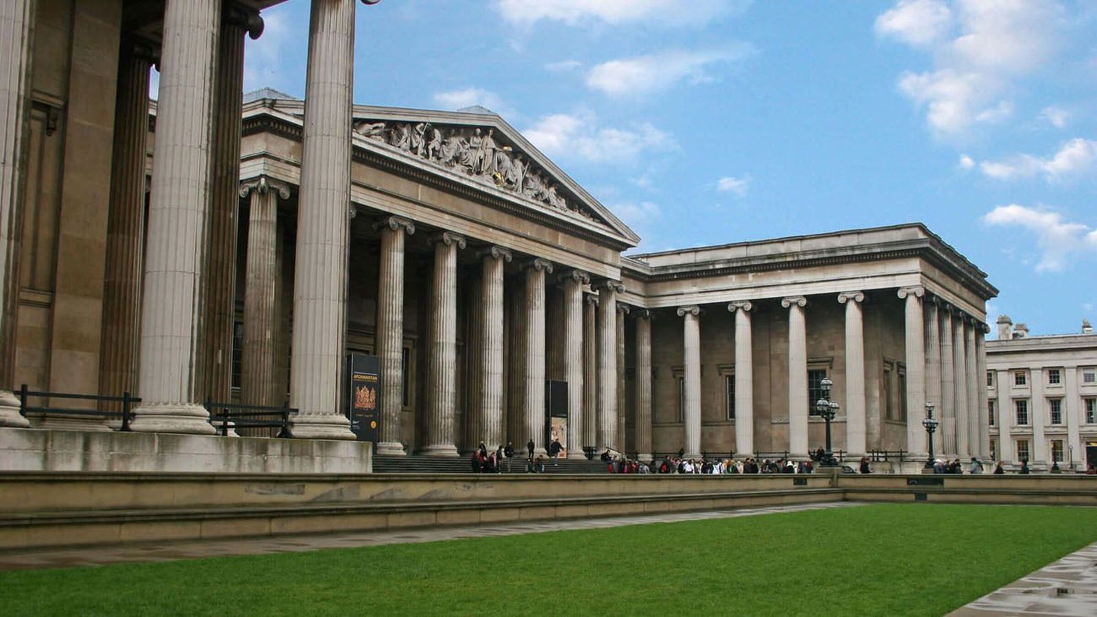 Roban joyas y otras piezas de valor en el Museo Británico