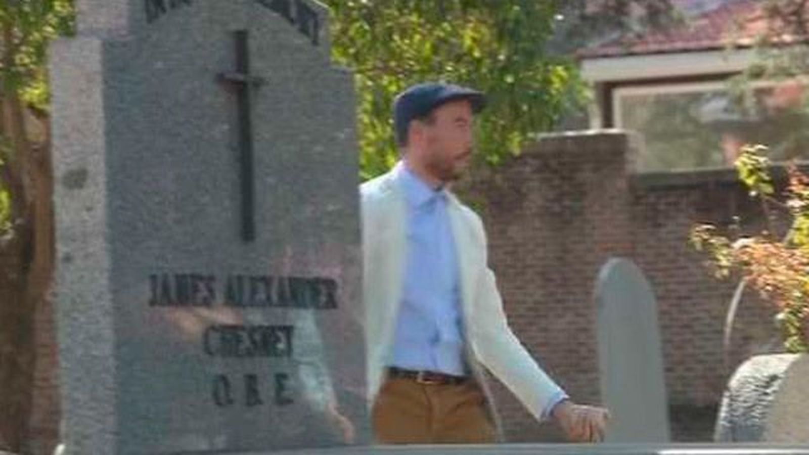 El circo Price organiza visitas al Cementerio Británico