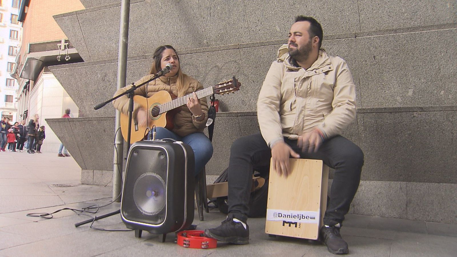 Plazas libres de músicos callejeros