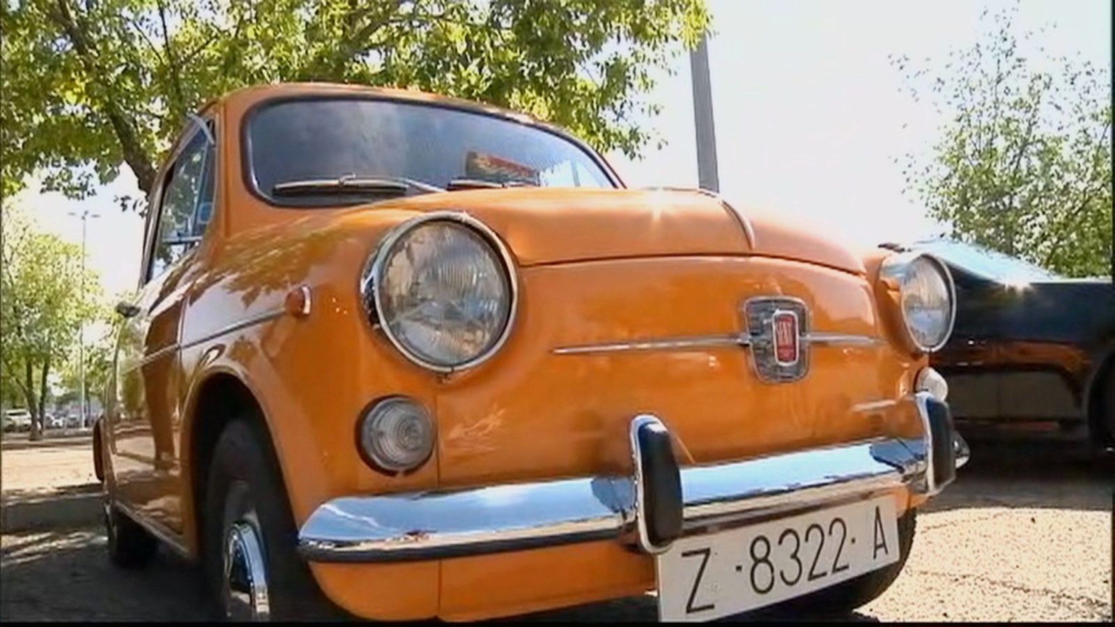 Concentración de coches clásicos en Alcalá de Henares