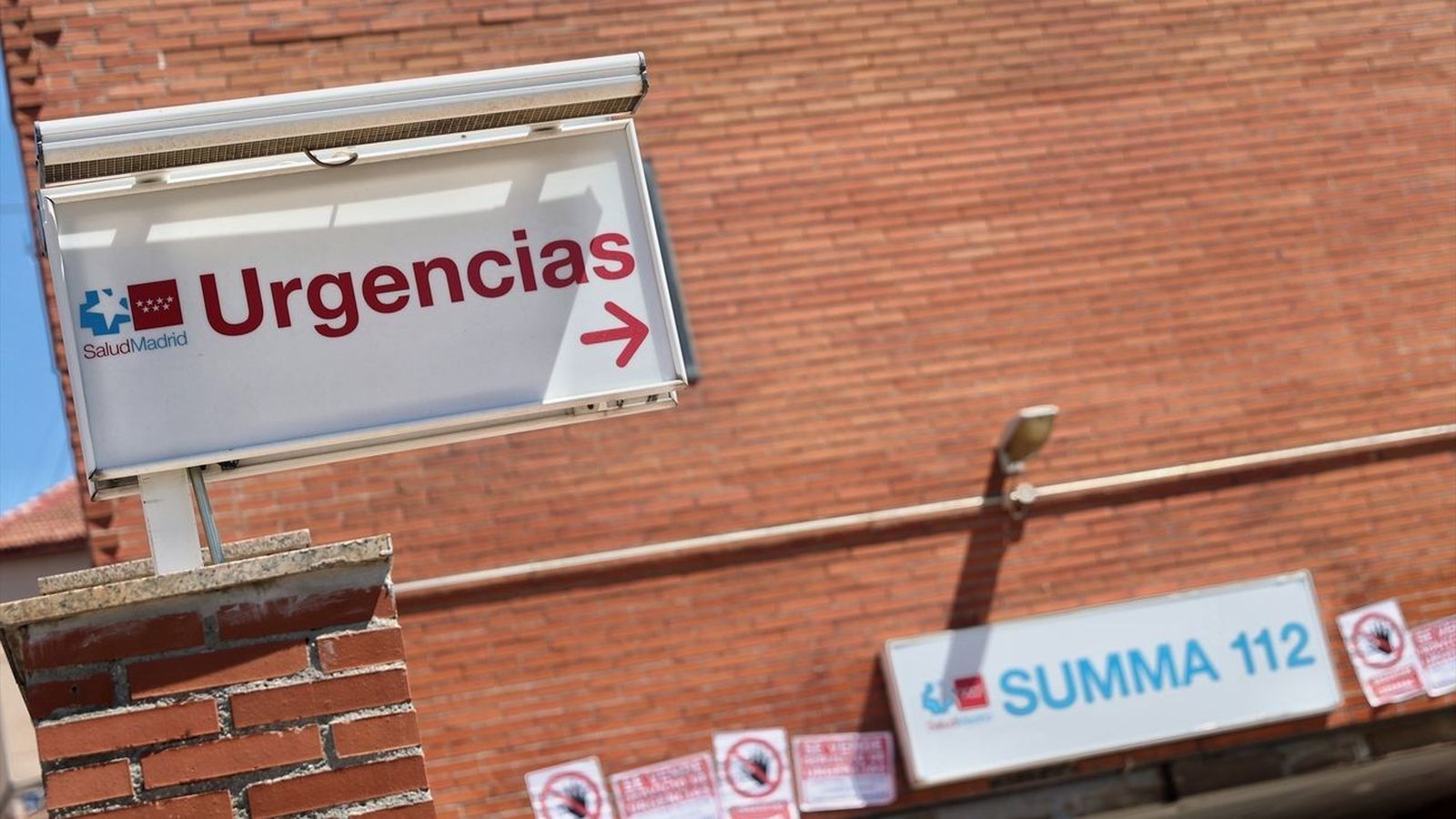 Cartel de un servicio de Urgencias de Atención Primaria