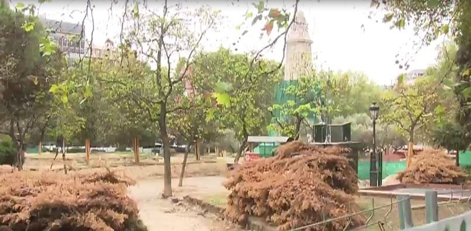 Aumenta la indignación entre los comerciantes de Plaza de España por el retraso de las obras