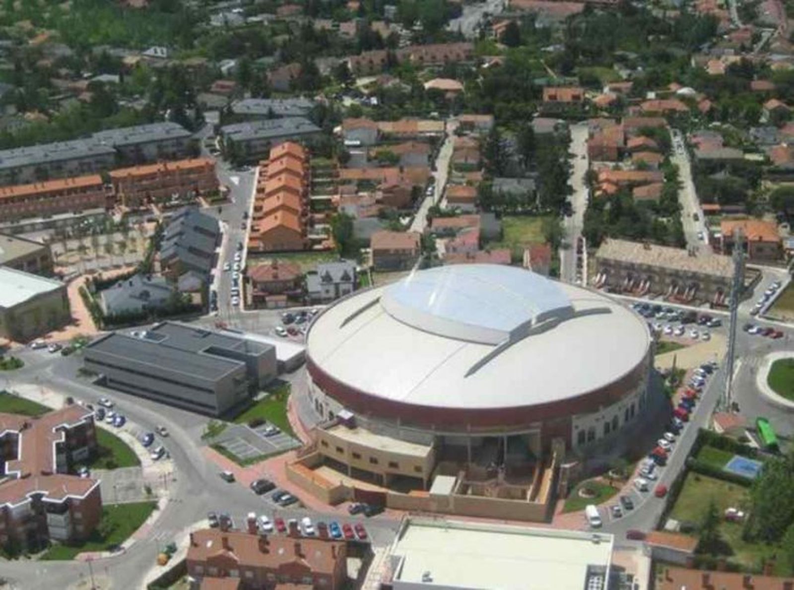 Moralzarzal ofrece a la Sierra Norte un plan cultural en la plaza de toros