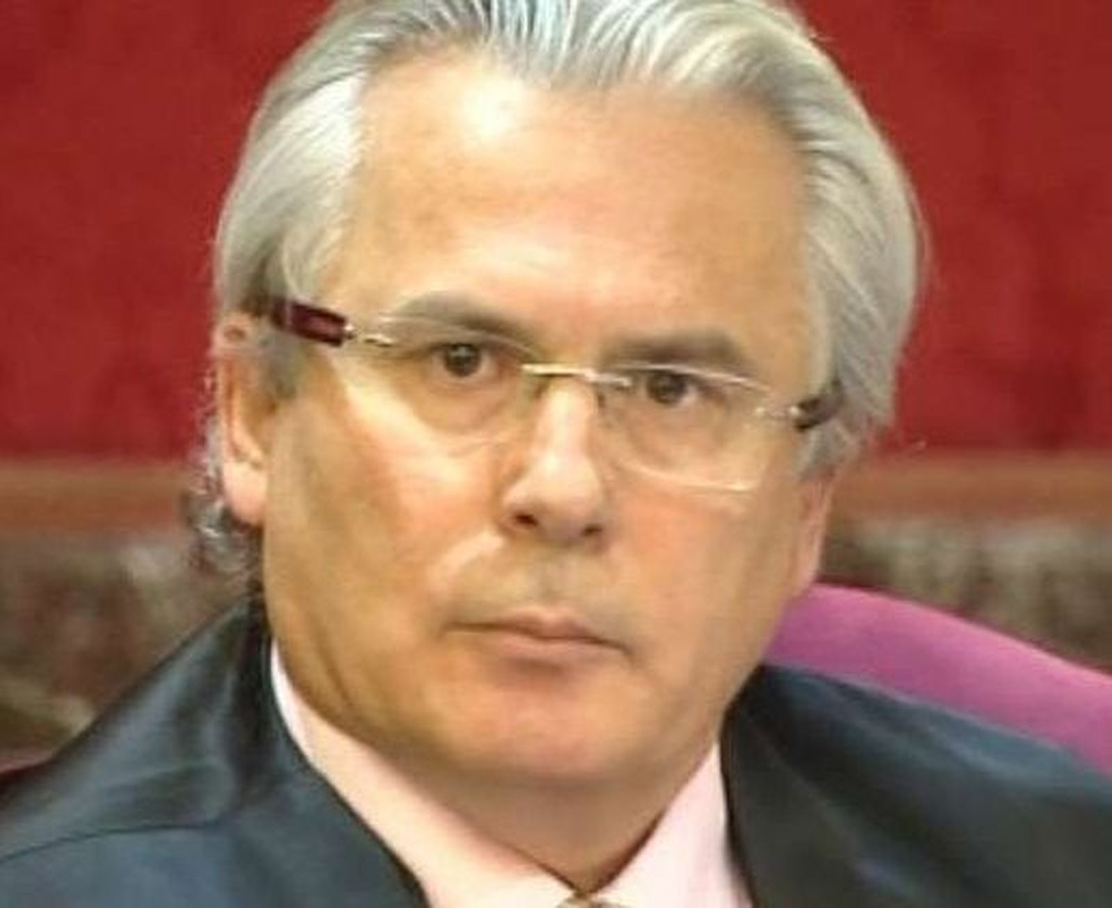 Visto para sentencia el juicio contra Garzón por investigar los crímenes del franquismo